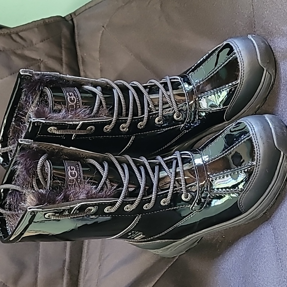 UGG Adirondack Parent Lace-Up Boots